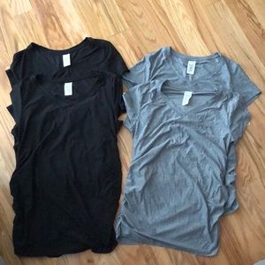 Time & Tru - 4 Maternity T Shirts - 2 Gray 2 Black